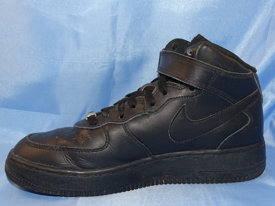Nike Air Jordan 1 Mid, Foto 2 von 5