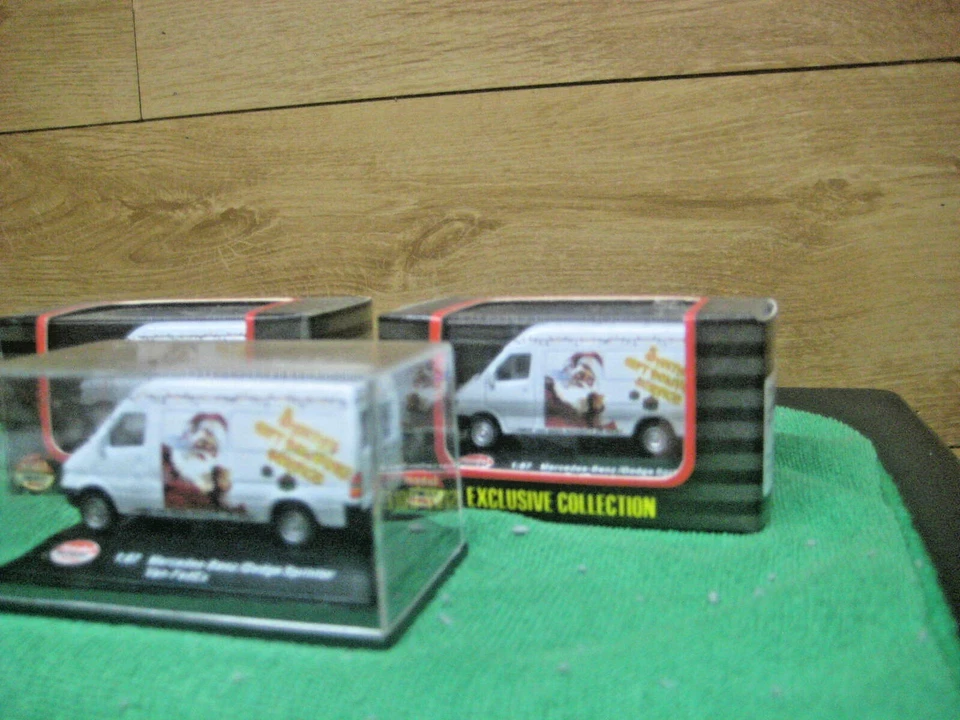 Model Power  HO " MINIS" MERCEDES-BENZ  VAN  #19401-3 SANTA'S VAN CHRISTMAS VAN - Image 2 of 4