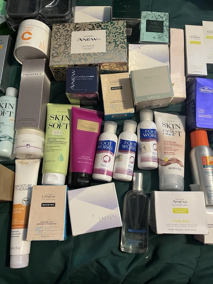 Avon 50+ Items Lot - Image 2 of 4