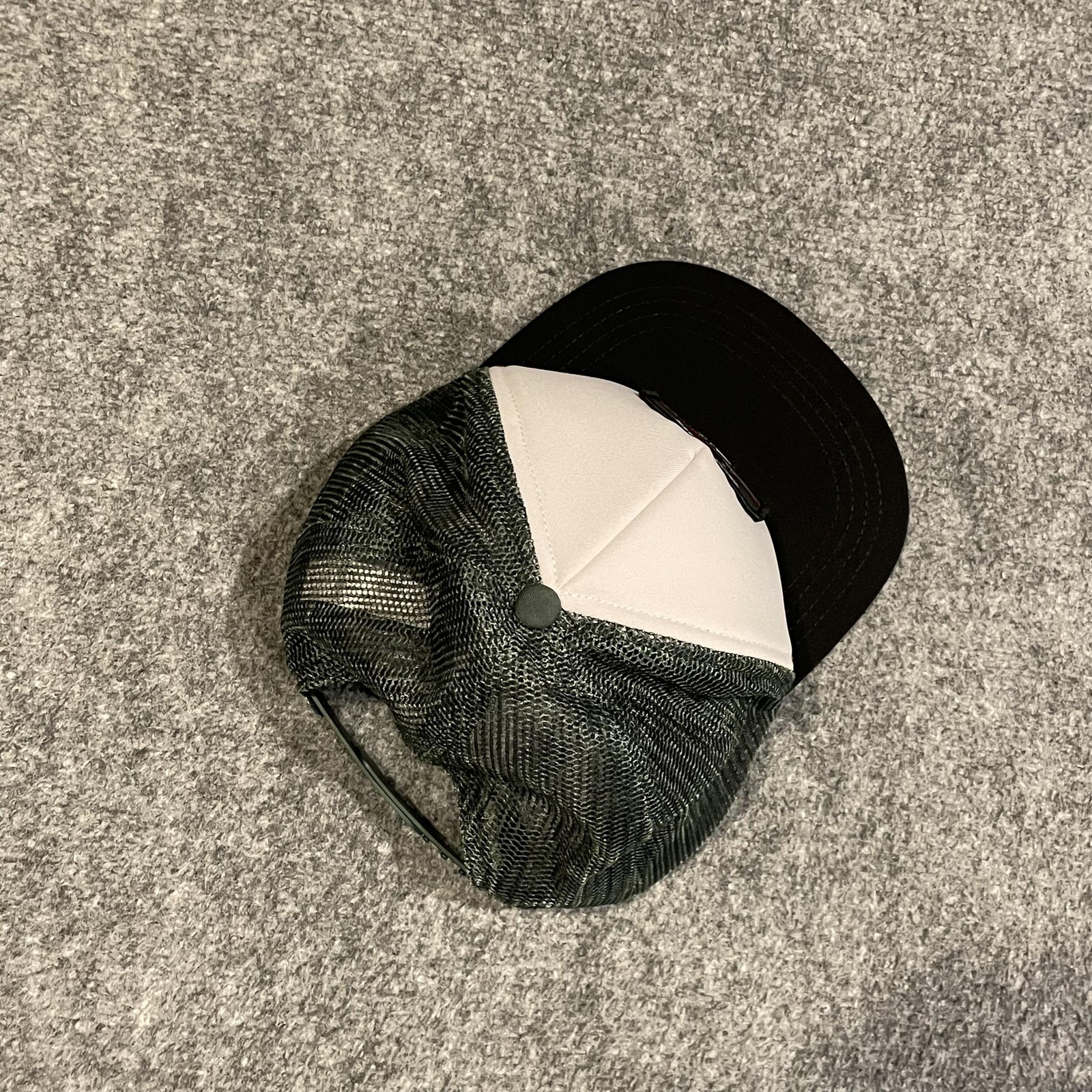 Helly Hansen Mountain Patch Mesh Trucker Hat Snap… - image 7