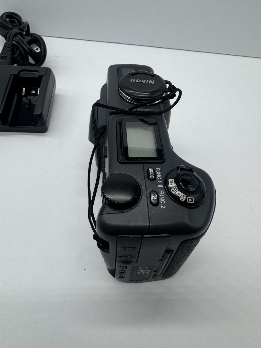 名機 動作品 Y2K 平成レトロ 自撮り Nikon COOLPIX E995 Nikon Coolpix E995 Digital Camera w/Charger, Battery & CF Card