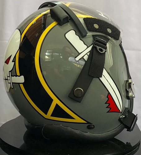 Segnale di chiamata pilota caccia TOP GUN ""HANG MAN"" casco oggetto di scena HGU-55 (2022) - Foto 7 di 11