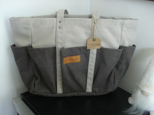 NWT SMITH & HAWKENS 14 1/2" long Gardening TOTE w/pockets