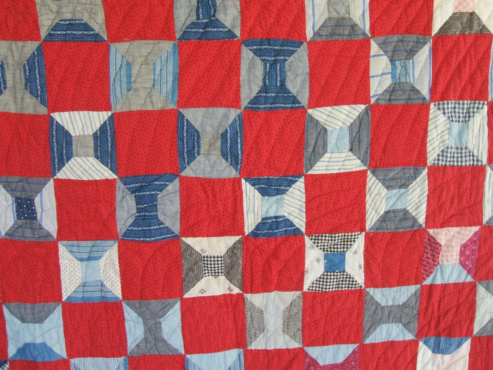 VINTAGE BOW TIE/SPOOL QUILT 72 X 66 RED W/BLUE FLOUR SACK BACKING