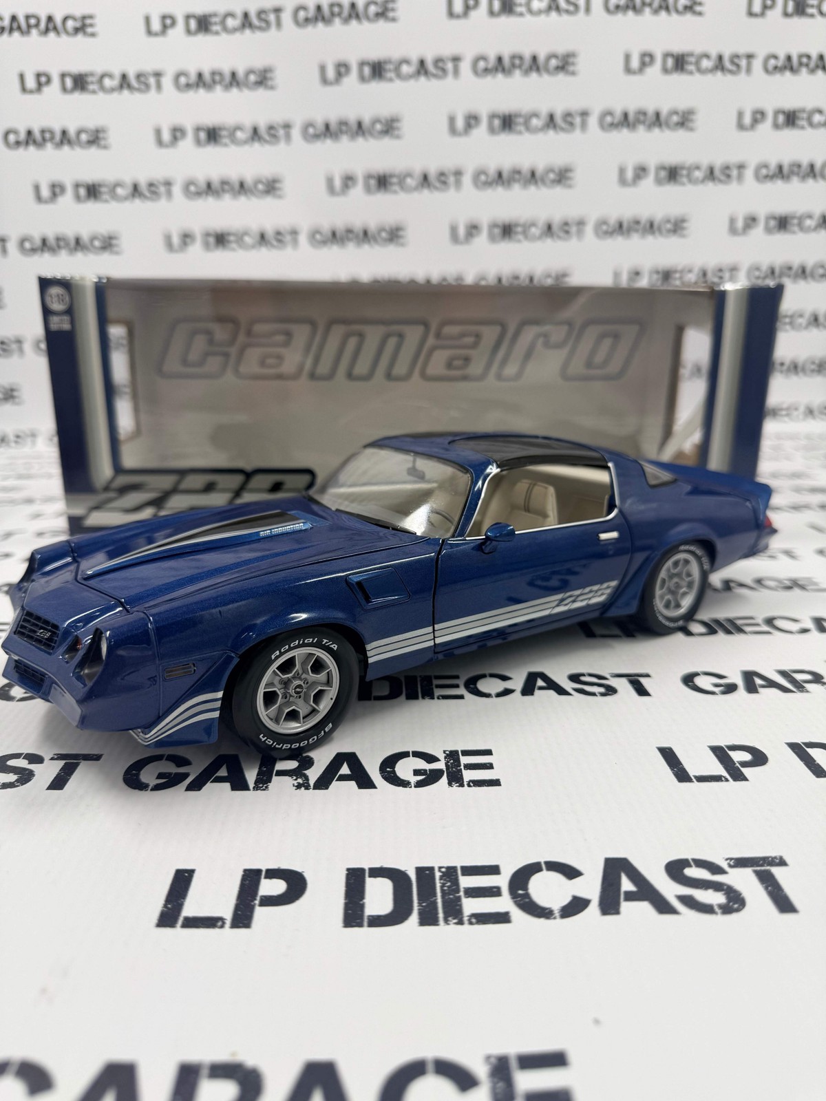 GREENLIGHT 1980 Chevrolet Camaro Z28 Dark Blue T-Tops 1:18 Diecast