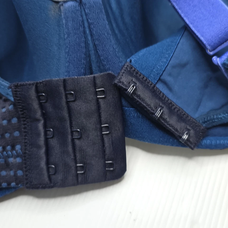 Sujetador deportivo con aros Berlei Electrify para dama talla 14D color náutico Foto 3 de 4