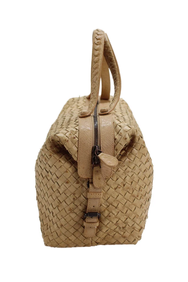 Женская сумочка Bottega Veneta на молнии с плетеной верхней ручкой кожаная бежевая - Изображение 4 из 4