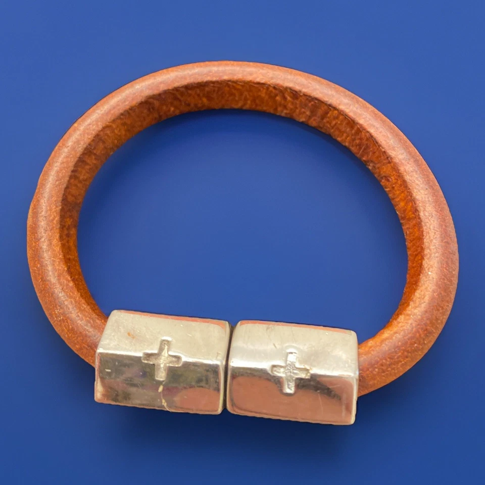 Pulsera magnética de cuero Holst Lee  Foto 2 de 3