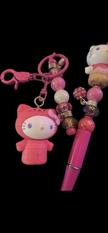 Homemade Hello Kitty Pen With Black Ink And Keychain Lot