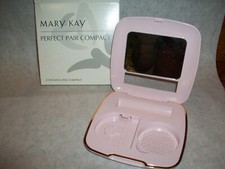 Mary Kay Perfect Pair Compact Lipstick Day Radiance/Compact Powder 7996 - NIB
