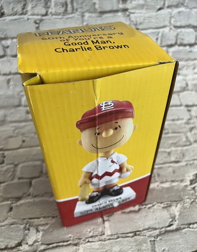 St. Louis Cardinals CHARLIE BROWN Peanuts 50th Anniversary 2017 Bobblehead NIB - Picture 12 of 13