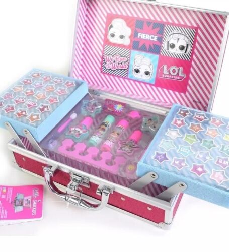 Train Case - Makeup Set for Kids - Trendy and Colourful Train Toys for girls  - Picture 1 of 3