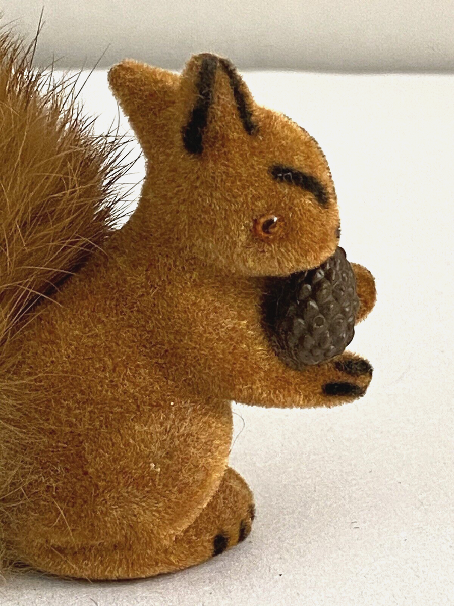 Wagner Kunstlerschutz ワグナー社製　トイアニマル Vtg Wagner Kunstlerschutz Handwork Flocked Squirrel Figurine West
