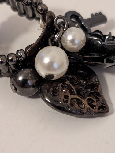 Gunmetal, Rhinestone & Pearl Mixed Dangles Stretch Ring For Any Finger -NEW - Imagen 3 de 5
