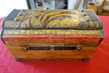 boite coffret cuir de cordoue ,gauffré XIX art populaire