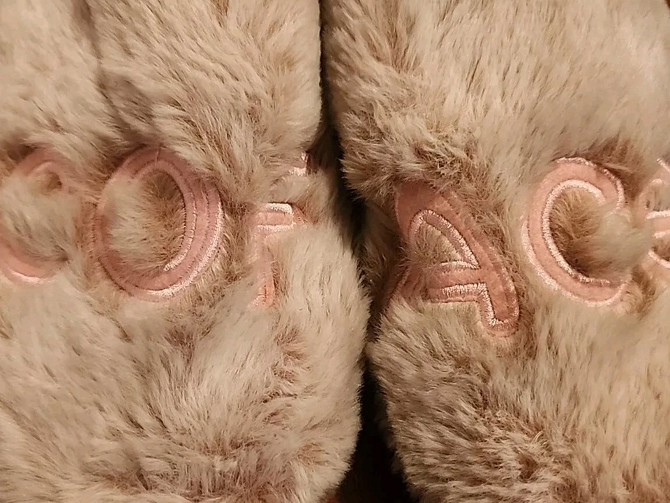 Zapatillas para mujer Coface rosa/gris a cuadros talla 11 usadas ajuste extra ancho. Fuzzy Foto 3 de 4