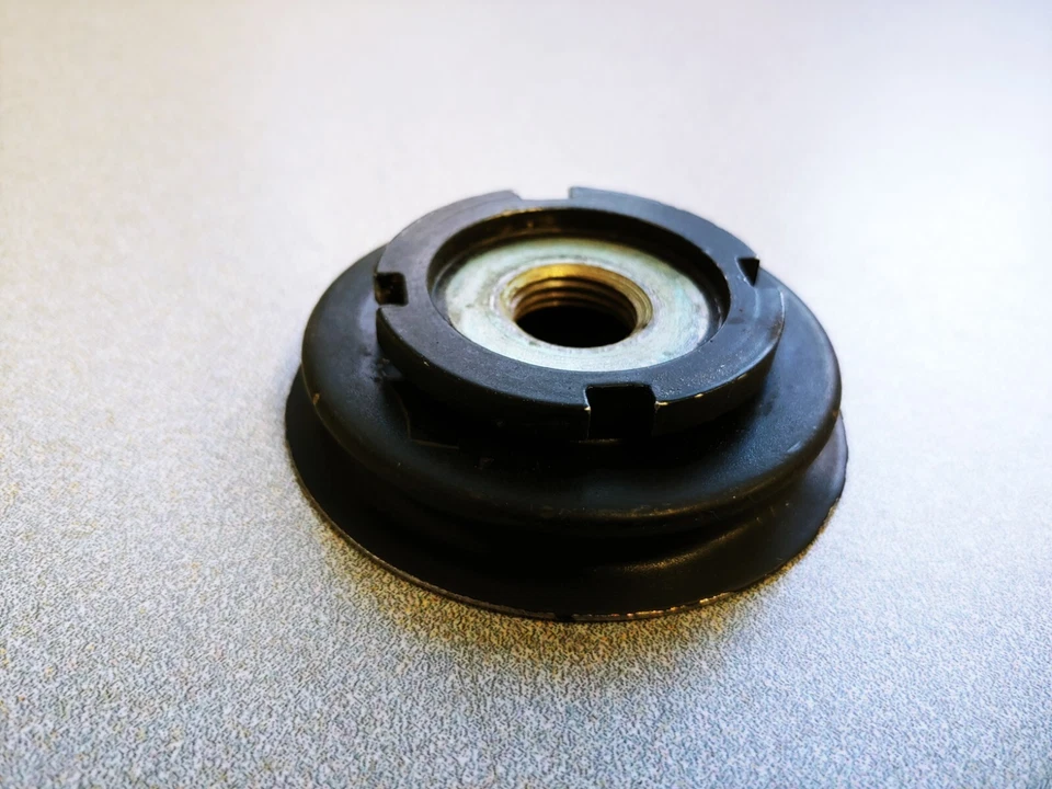 BONITO USADO ORIGINAL PORSCHE 911 BARRA DE DIRECCIÓN MONTAJE MALETERO TUERCA ARANDELA 1977-89 Foto 3 de 4