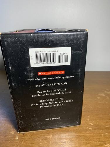 The Hunger Games Trilogy Boxed Set Set by Suzanne Collins Hardback - Foto 7 di 20
