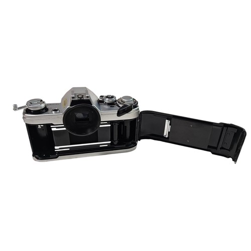 Canon Film Camera AE-1 35mm SLR Manual Body Only Tested Good Japan No Strap - Picture 7 of 9