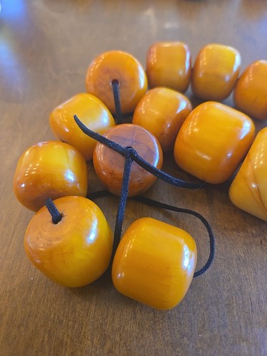 496g STUNNING Vintage Bakelite Bead Necklace Egg Yolk Butterscotch Amber - Picture 19 of 24