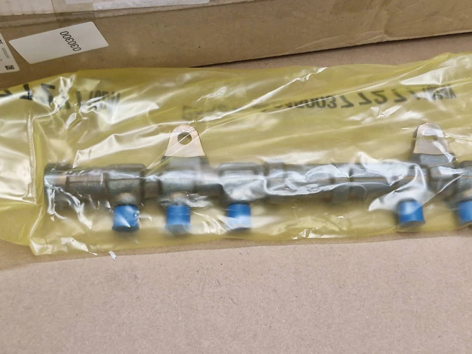 Vauxhall Corsa E Mk4 Fuel Injector Rail 1.3 CDTi 2014-on 55272136 Genuine NEW - Image 3 of 4