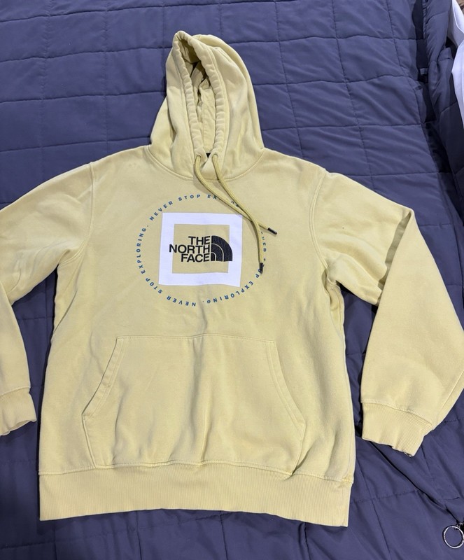 Men’s size small The North Face hoodie sweatshirt like women’s large