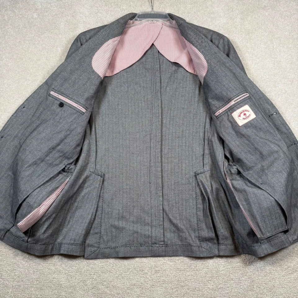 Brooks Brothers Red Fleece 42R 运动外套西装外套灰色人字形双纽扣 — 第 4/4 张图片