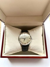 OMEGA hand-wound vintage wristwatch, 30mm, caliber 286, non-functional.