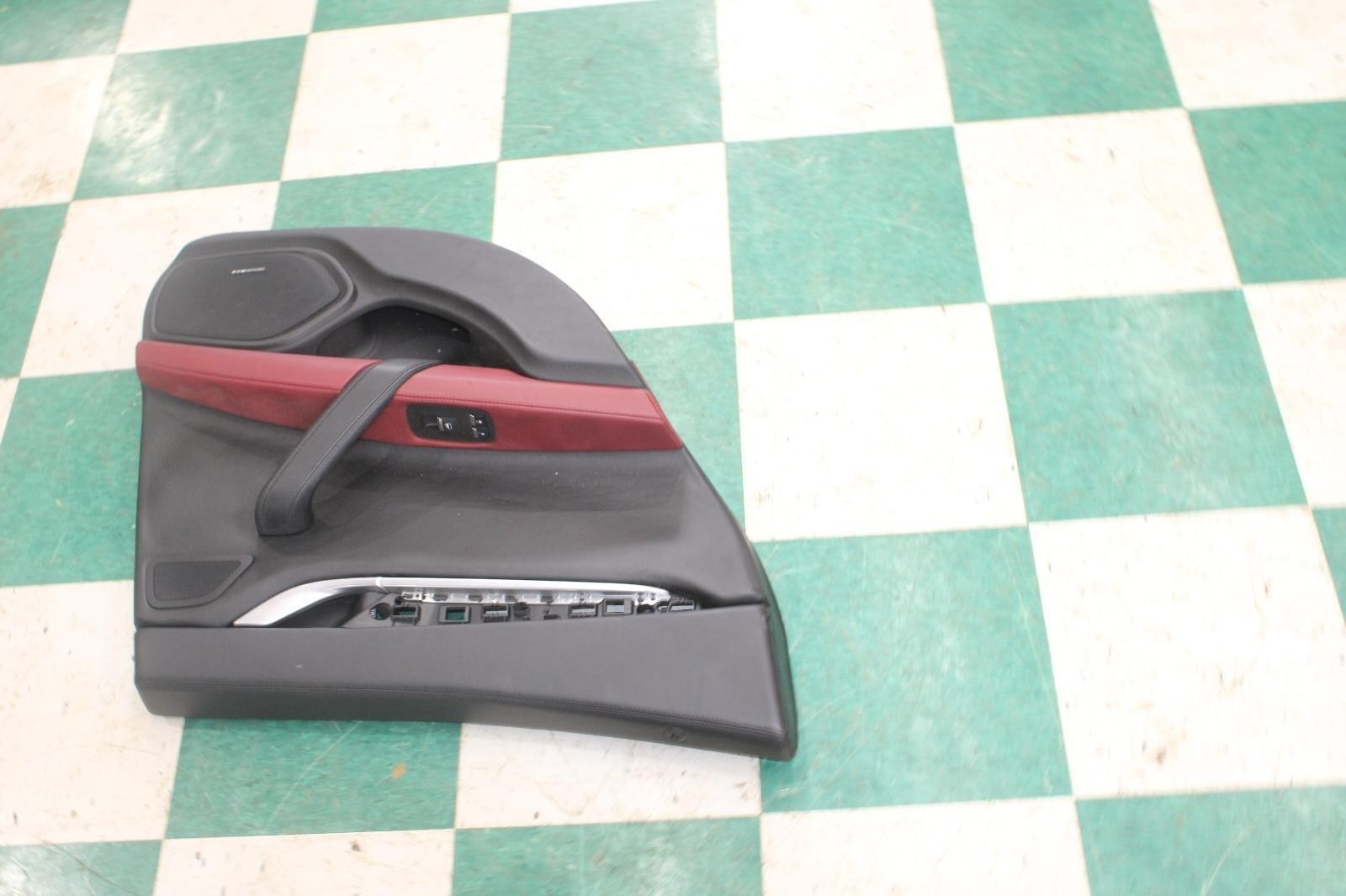 Maserati Ghibli 2014-2017 REAR+LEFT Door panel
