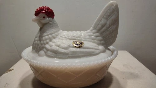 Vintage Westmoreland Milk Glass Hen on Nest