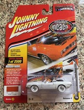 JOHNNY LIGHTNING MCACN R4 VERS A 1971 PLYMOUTH CUDA CONVERTIBLE WHITE LIGHTNING
