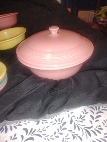 Fiesta Rose Pink Homer Laughlin Round Covered Casserole Dish w/ Lid Fiestaware
