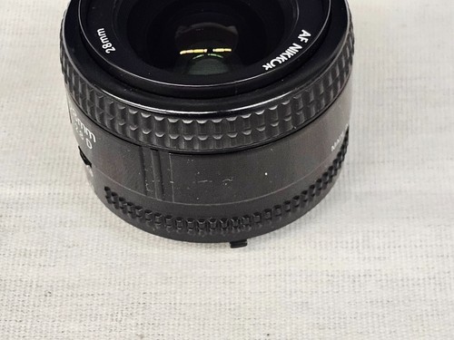 Nikon Nikkor AF 28mm 1:2.8 D F Mount Wide Angle Camera Lens Japan - Picture 6 of 10