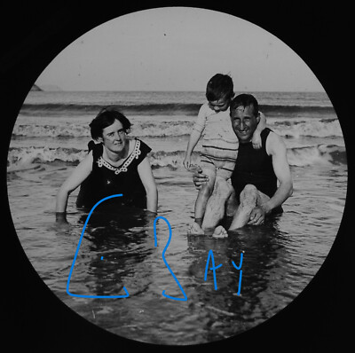 EDWARDIAN BATHERS WESTON-SUPER-MARE DATED 1911 Magic Lantern Slide PHOTO