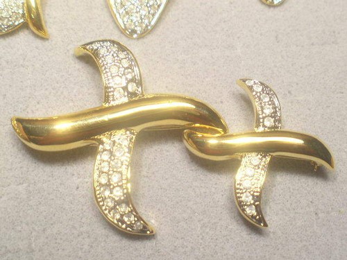 1 LARGE INITIAL DESIGNER SIGNED PIN BROOCH WITH SWAROVSKI CRYSTALS 138 - Picture 11 of 12