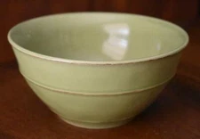 HANDSOME VINT OVERANDBACK LAKE COMO MEDIUM GREEN STONEWARE CEREAL BOWL - HAVE 7
