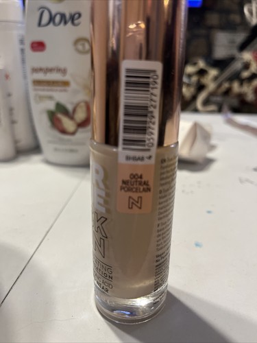 Catrice True Skin 004 Neutral Porcelain Hydrating Foundation Long Wear 1.01 oz - Picture 3 of 4