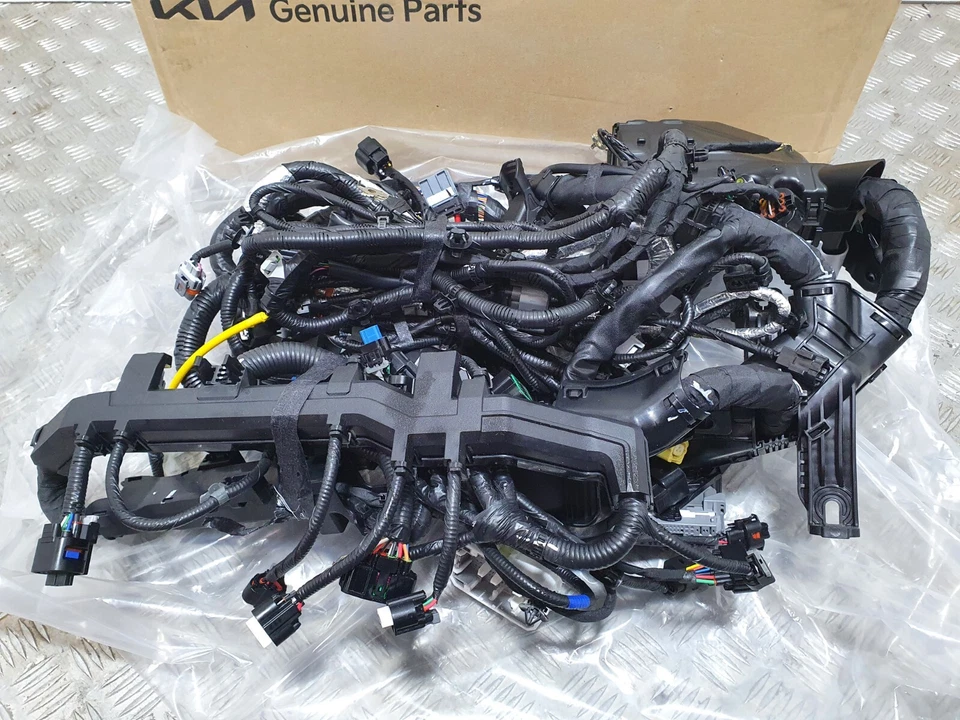 KIA RIO 2021 - 2025 MK4 (YB) 1.0L PETROL 5DR NEW ENGINE WIRING LOOM & FUSE BOX - Image 2 of 4