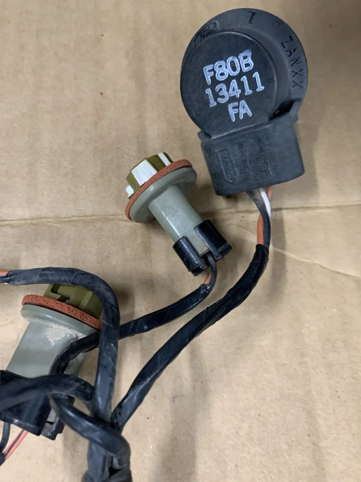 1998-1999-2000-2001-2002 LINCOLN CONTINENTAL TAIL LIGHT WIRE HARNESS FS0B 13407 Foto 2 de 4