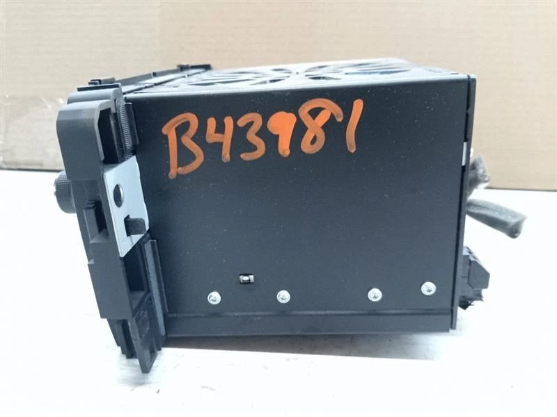 2015 - 2017 GMC Acadia навигационное радио компакт-диск Mp3 плеер 84023785 - Изображение 2 из 4