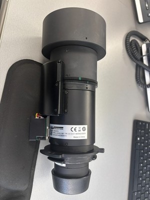 Digitales Projektionsobjektiv NUR M-Vision Laser, motorisiert 2,00-4,00:1 mit Encoder