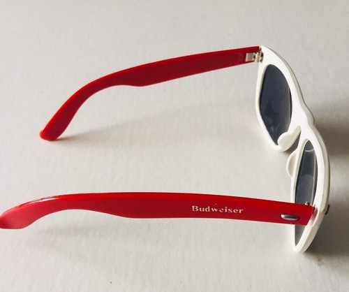 Occhiali da sole One Budwaiser montatura bianca rossa con lenti nere UV100 (M33) unisex - Foto 5 di 11