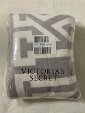 NIP VICTORIA'S SECRET PINK SHERPA BLANKET 50 X 60