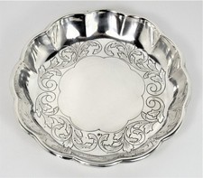Scodella incisa in argento massiccio molto bello