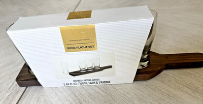 Beer Flight Set 4 Tasting Glasses 5.68oz Each with Paddle Modern Expressions New