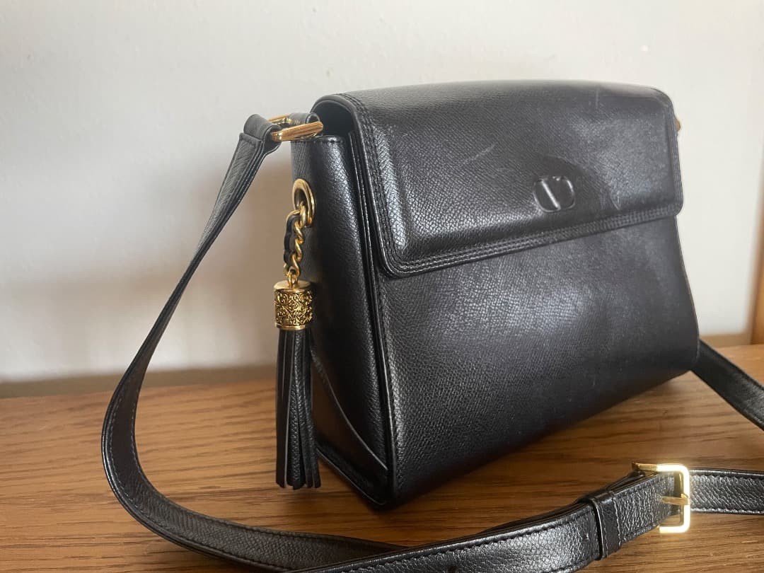 Valentino Garavani Vintage Leather Tassel Flap Shoulder Bag Black Excellent Jap thumbnail 2