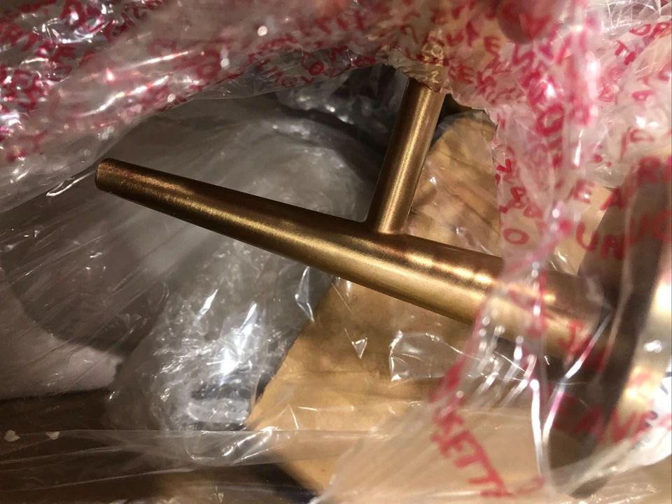 Luz de tocador de pared/baño Generation Lighting Driscoll 24,5" 3 luces bronce satinado Foto 3 de 3