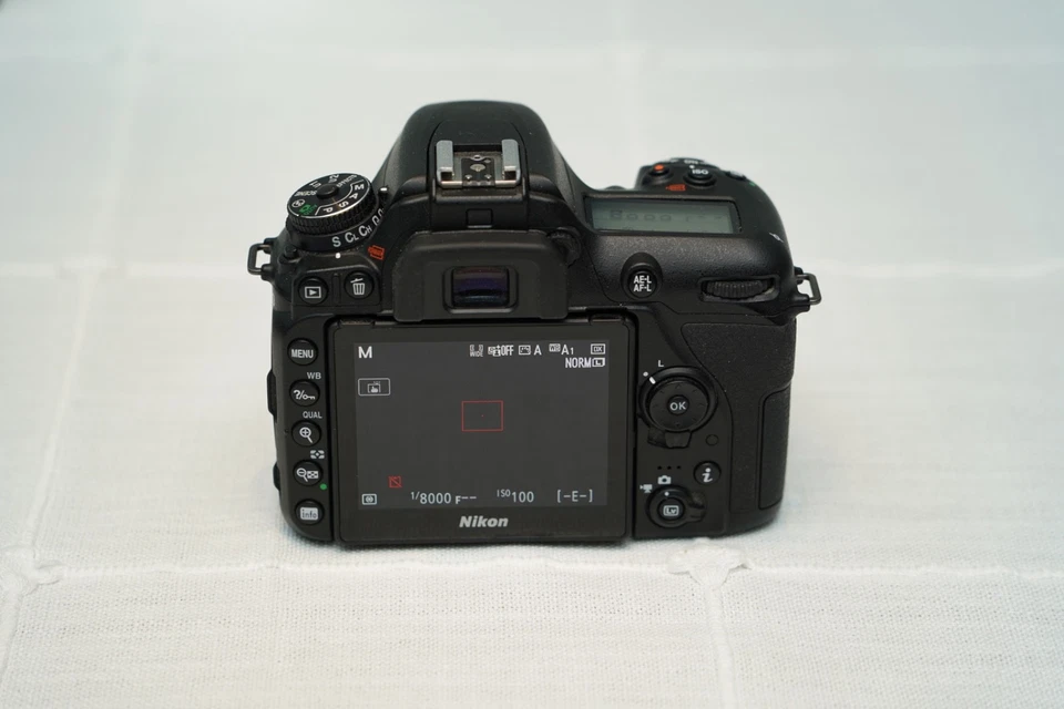 Nikon D7500 DSLR Camera - Full Kit + Nikon 18-55mm Lens + Neewer Flash + More! - Image 3 of 4