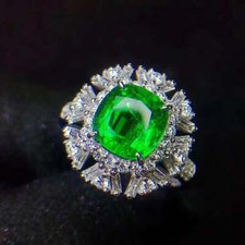 Lustrous Green Cushion Cut 2.35CT Emerald With Fancy Cut CZ Wedding Party Ring