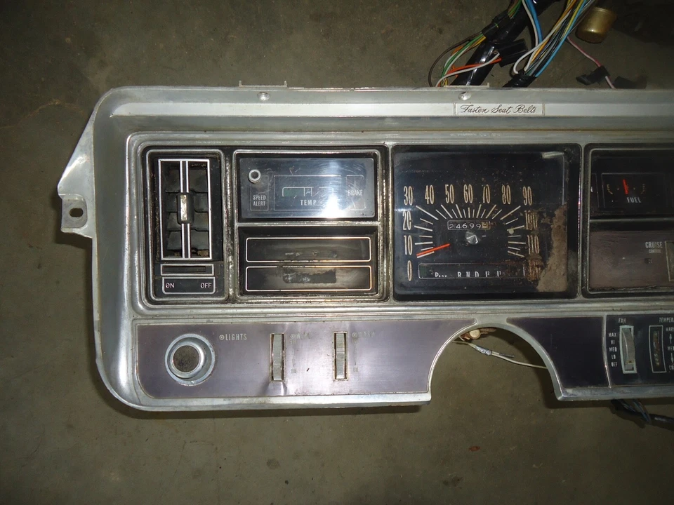 1968 BUICK LESABRE ПРИБОРНОЙ ПАНЕЛИ / БЕЗЕЛЬ 68 СПИДОМЕТР ДАТЧИКИ - Изображение 2 из 4
